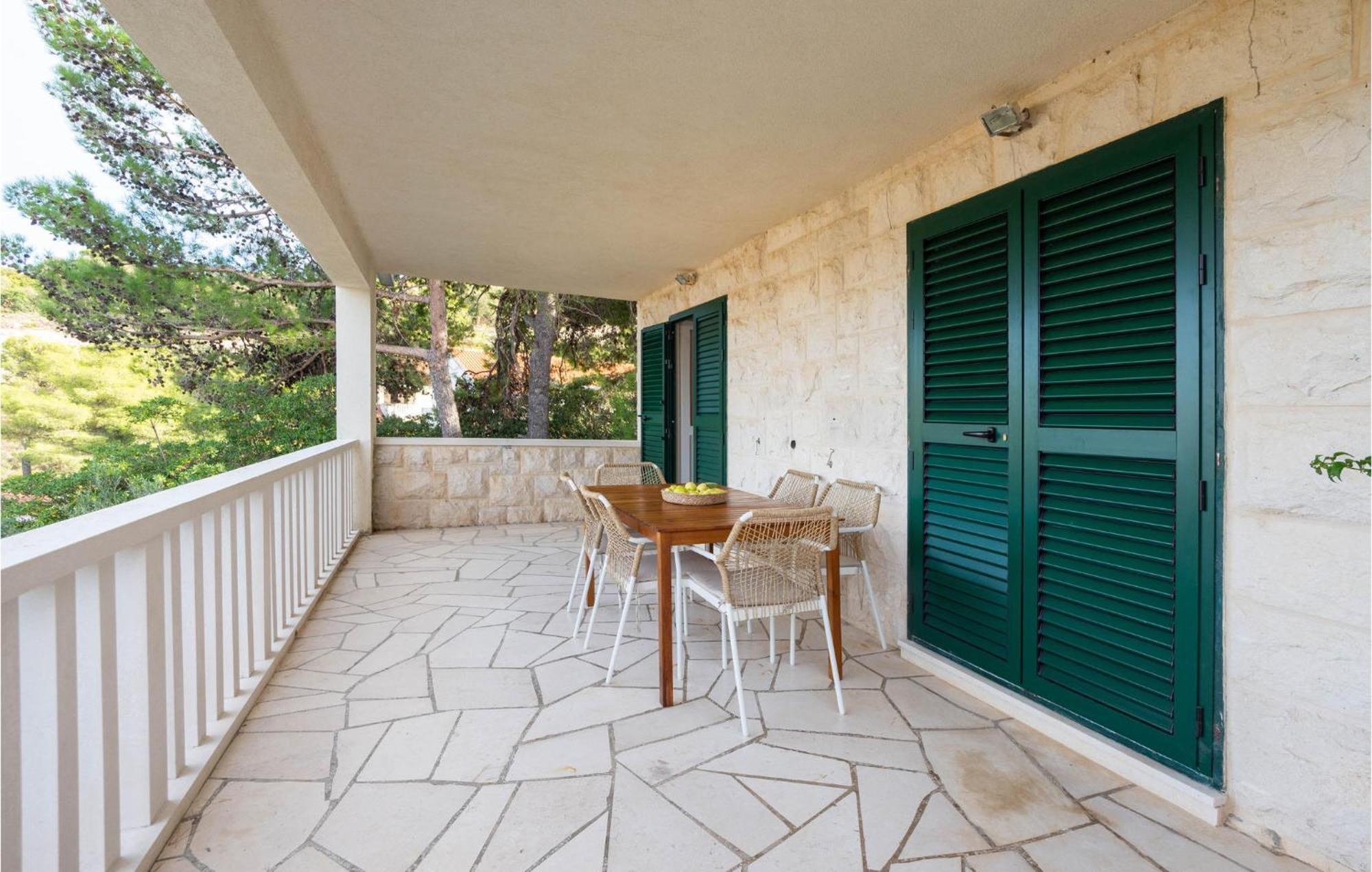 Cozy Home In Postira With Kitchen Exteriér fotografie
